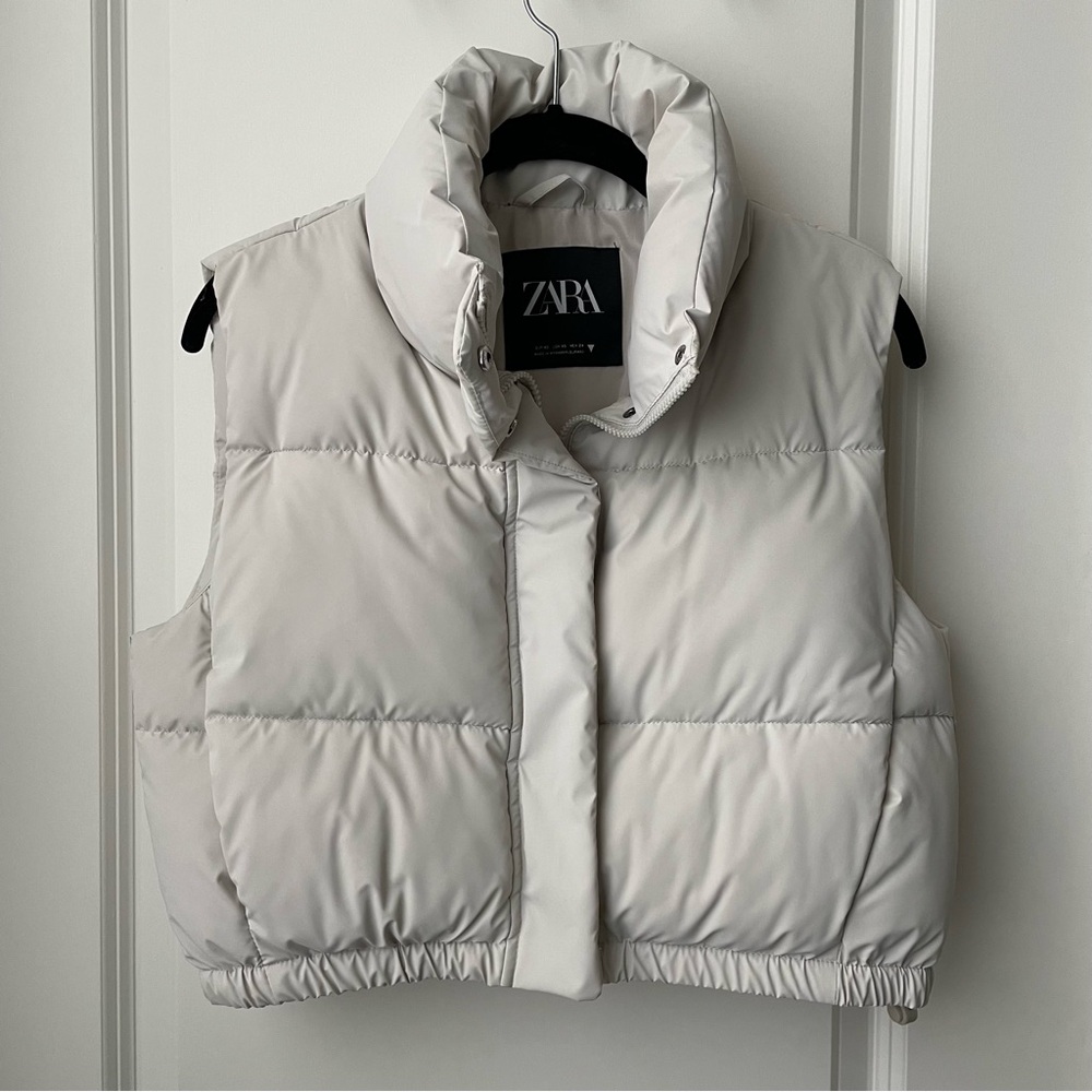 Zara cropped puffer vest size XS